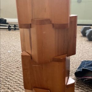 Wooden cube bed risers